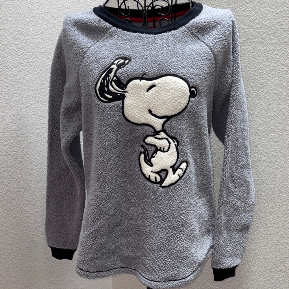 Peanuts Snoopy Light Gray Fleece Top with Navy Trim